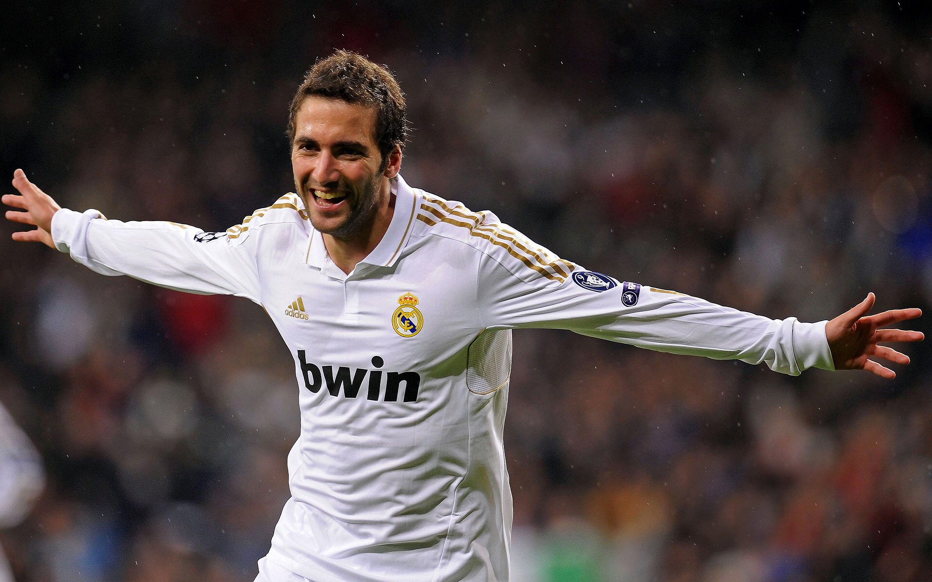 AYX体育-勇士训练后全队合唱放松情绪，勇士队音乐